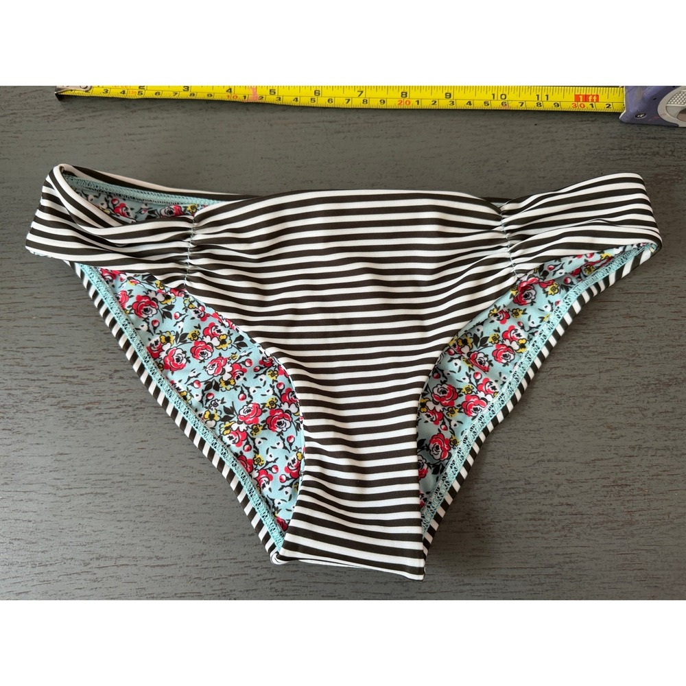 L Space Black White Striped Ruched Back Bikini Bottom Full Cut XS RN130061